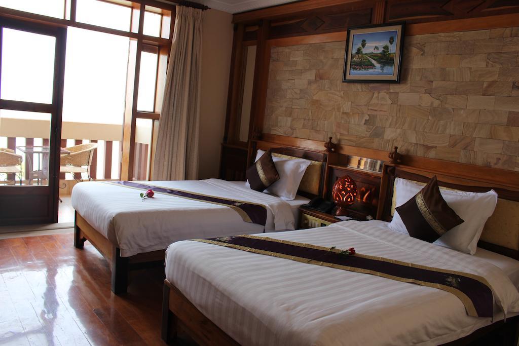 Blue River Hotel Phnom Penh Exterior foto