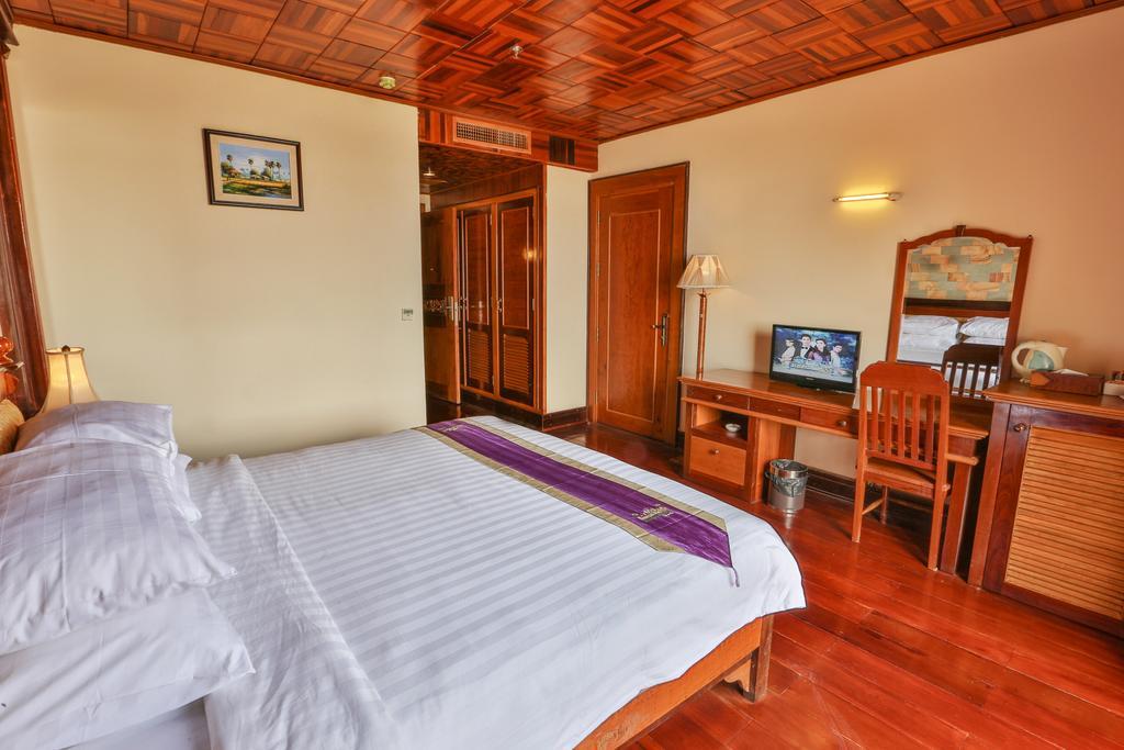 Blue River Hotel Phnom Penh Exterior foto