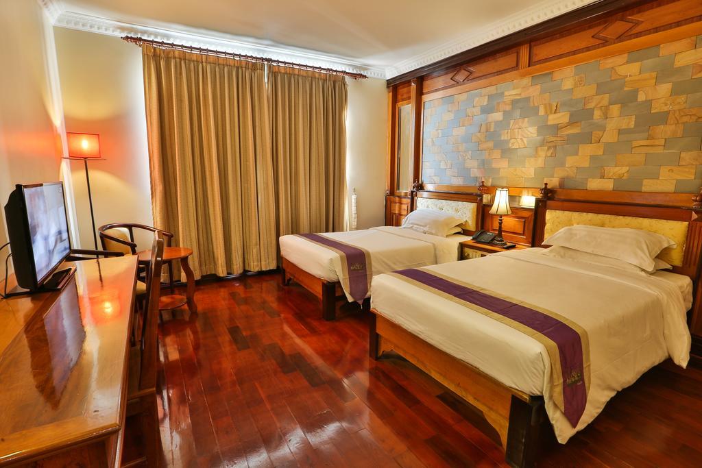 Blue River Hotel Phnom Penh Exterior foto