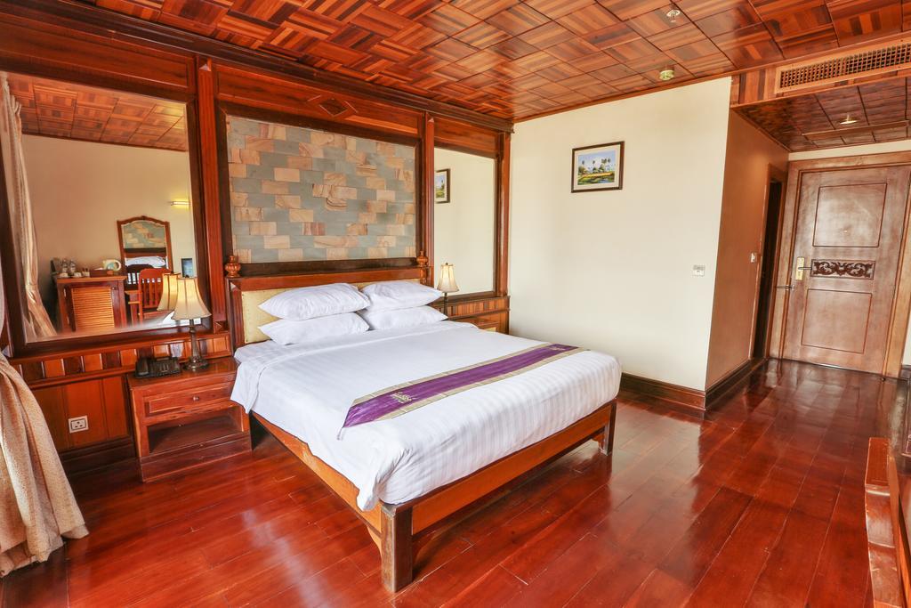 Blue River Hotel Phnom Penh Exterior foto