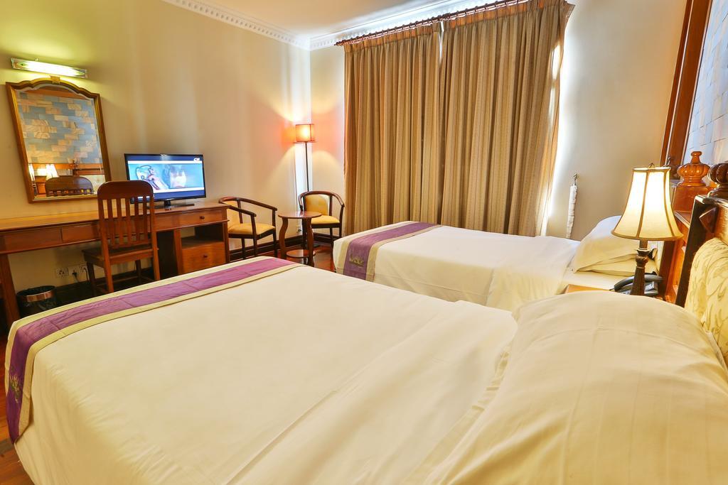 Blue River Hotel Phnom Penh Exterior foto