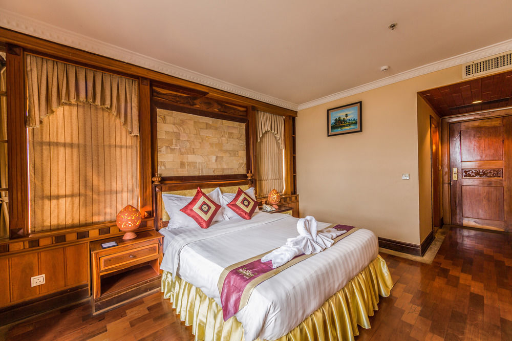 Blue River Hotel Phnom Penh Exterior foto