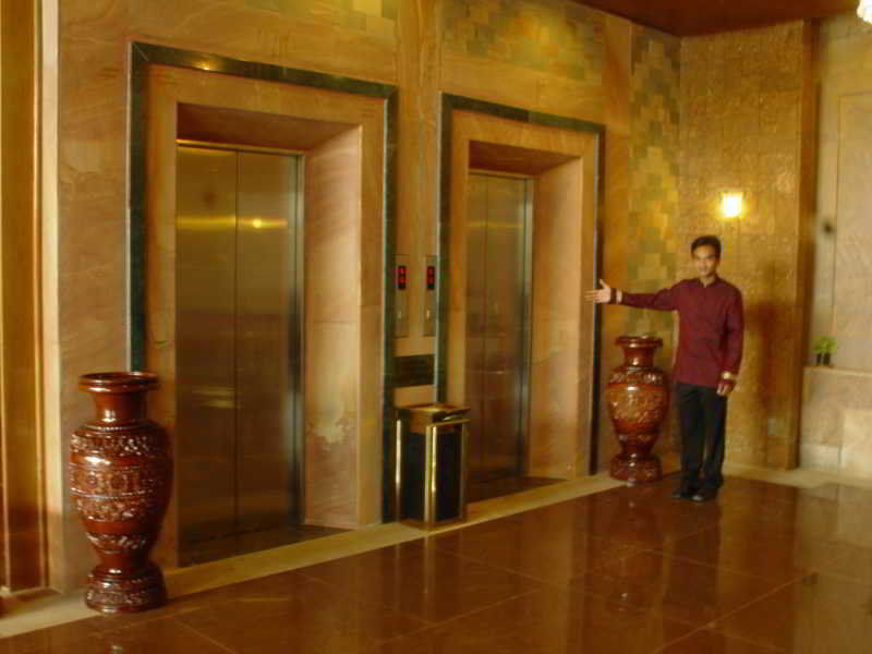 Blue River Hotel Phnom Penh Exterior foto