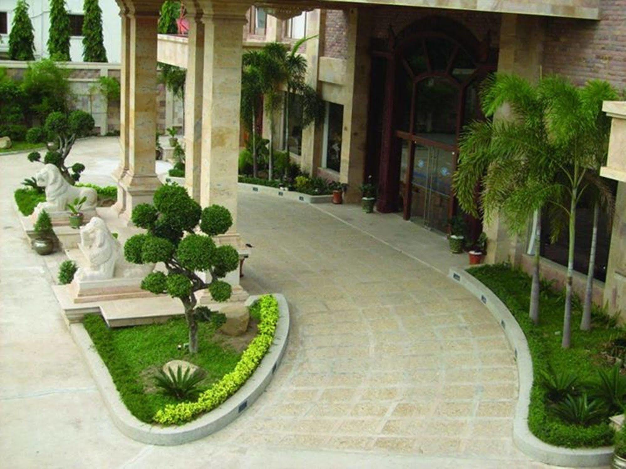 Blue River Hotel Phnom Penh Exterior foto