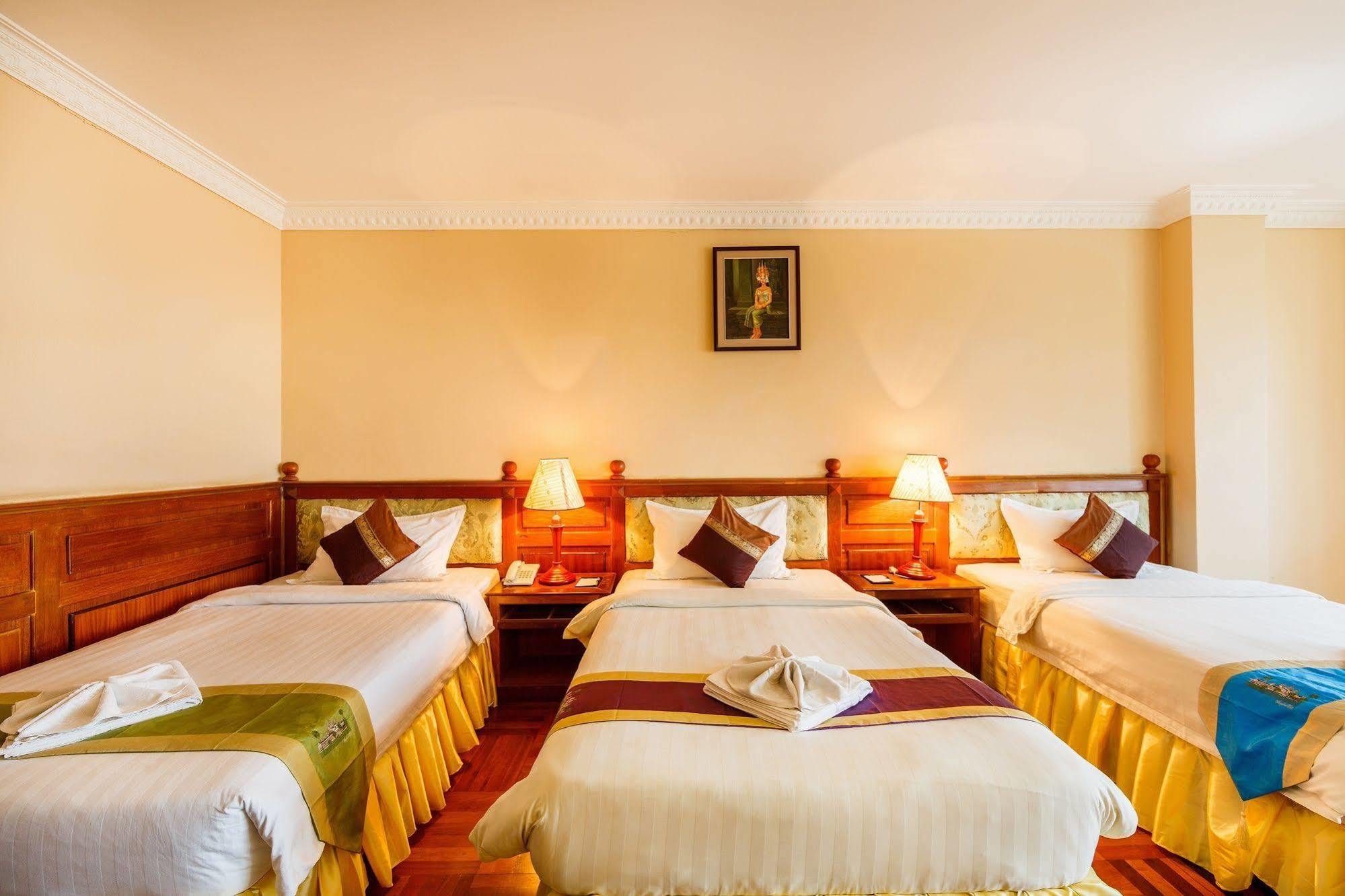 Blue River Hotel Phnom Penh Exterior foto