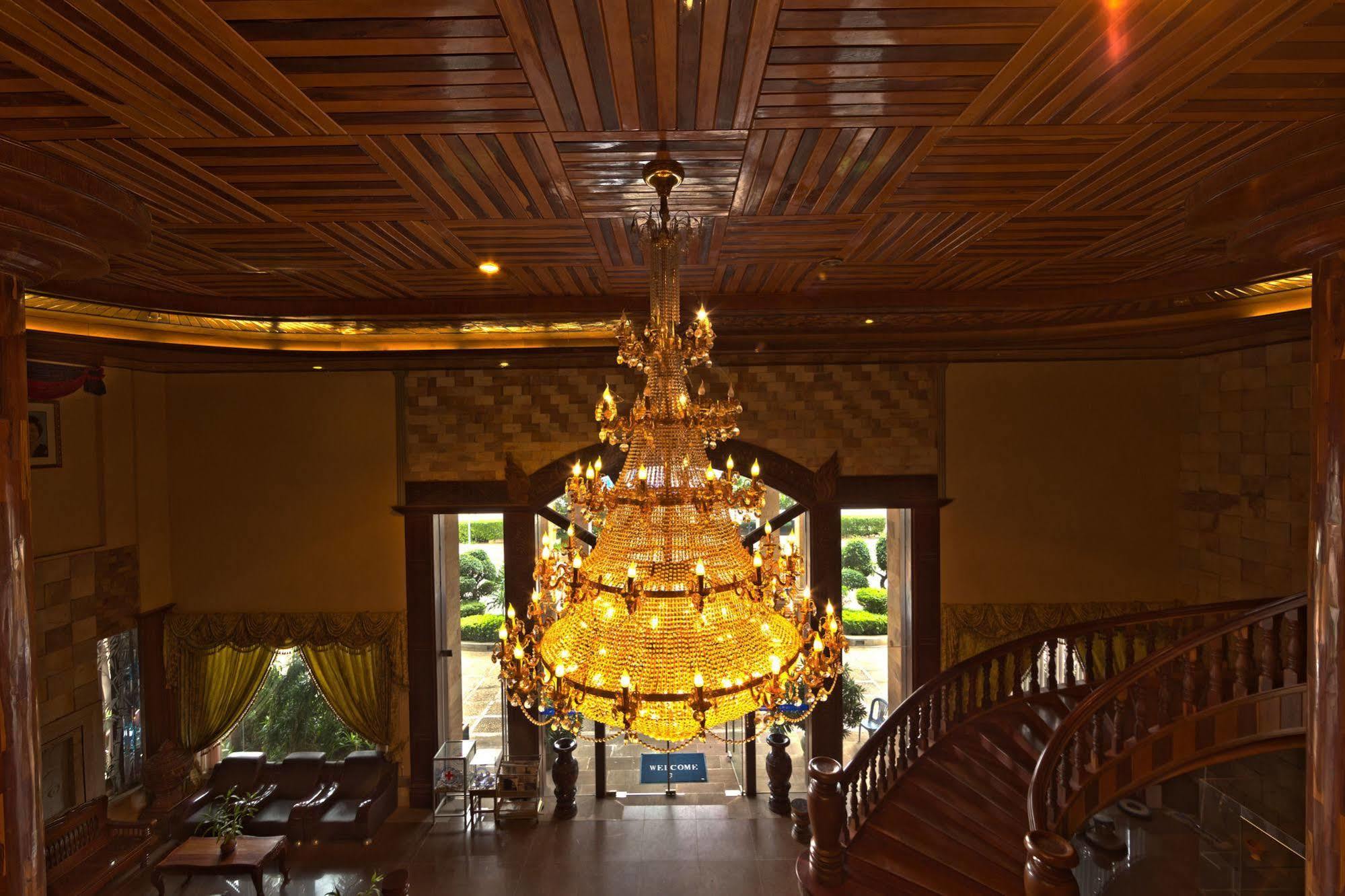 Blue River Hotel Phnom Penh Exterior foto