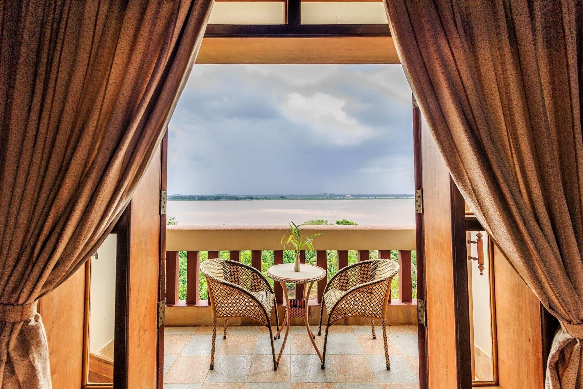 Blue River Hotel Phnom Penh Exterior foto